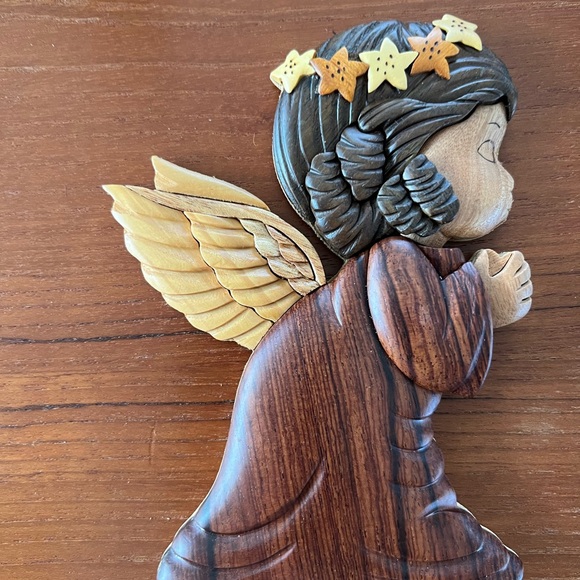 Hawaii crafted handmade wood art kissing angels - Picture 10 of 16